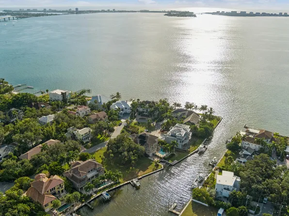 955 Whitakers Ln, Sarasota, FL 34236