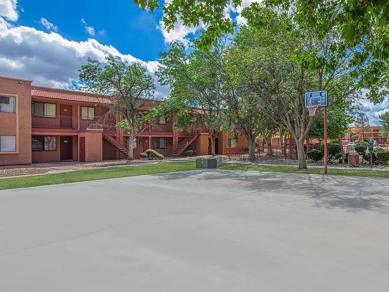 Garden Plaza Apartments — Photo 12