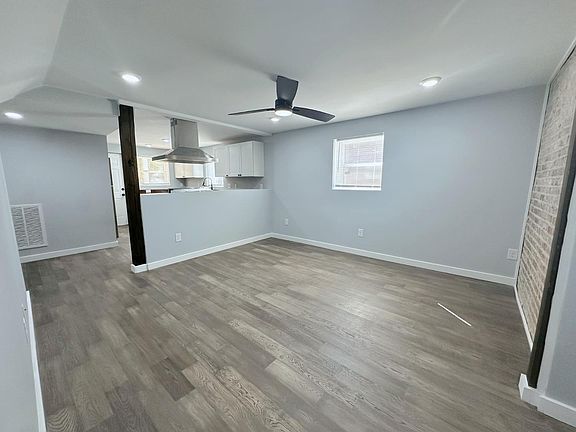 3rd image of 621 Robertson St