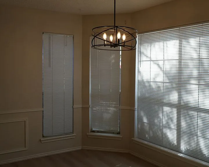 5560 93rd St — Photo 3