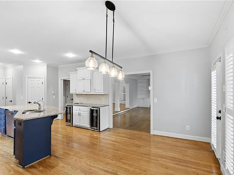 4563 Fountain Dr NE — Photo 11