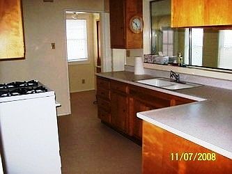 4th image of 1116 N Fries Ave