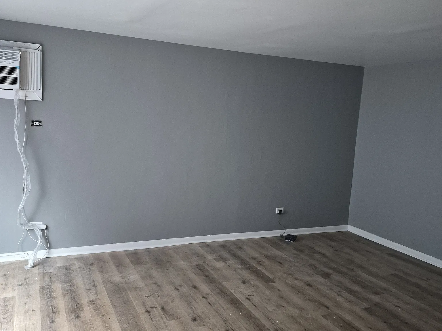 3 bed, 1000 sqft, $1,650 — Photo 2