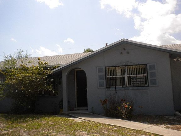3rd image of 304 Essex Dr