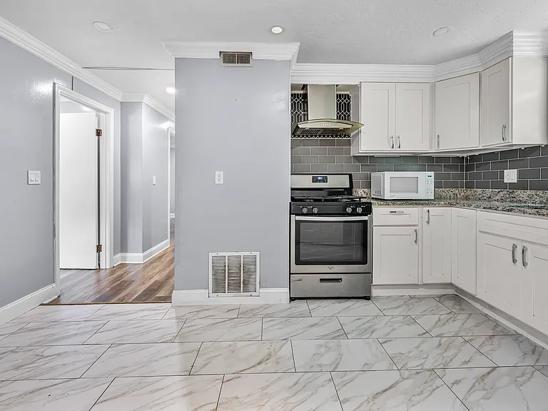 30 Mount Everett St #1R — Photo 3