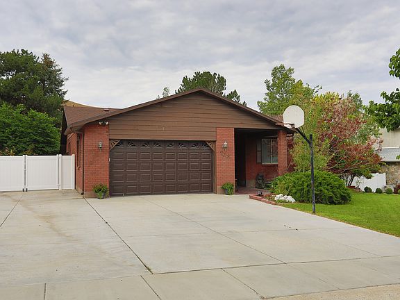 2nd image of 768 Crestview Dr