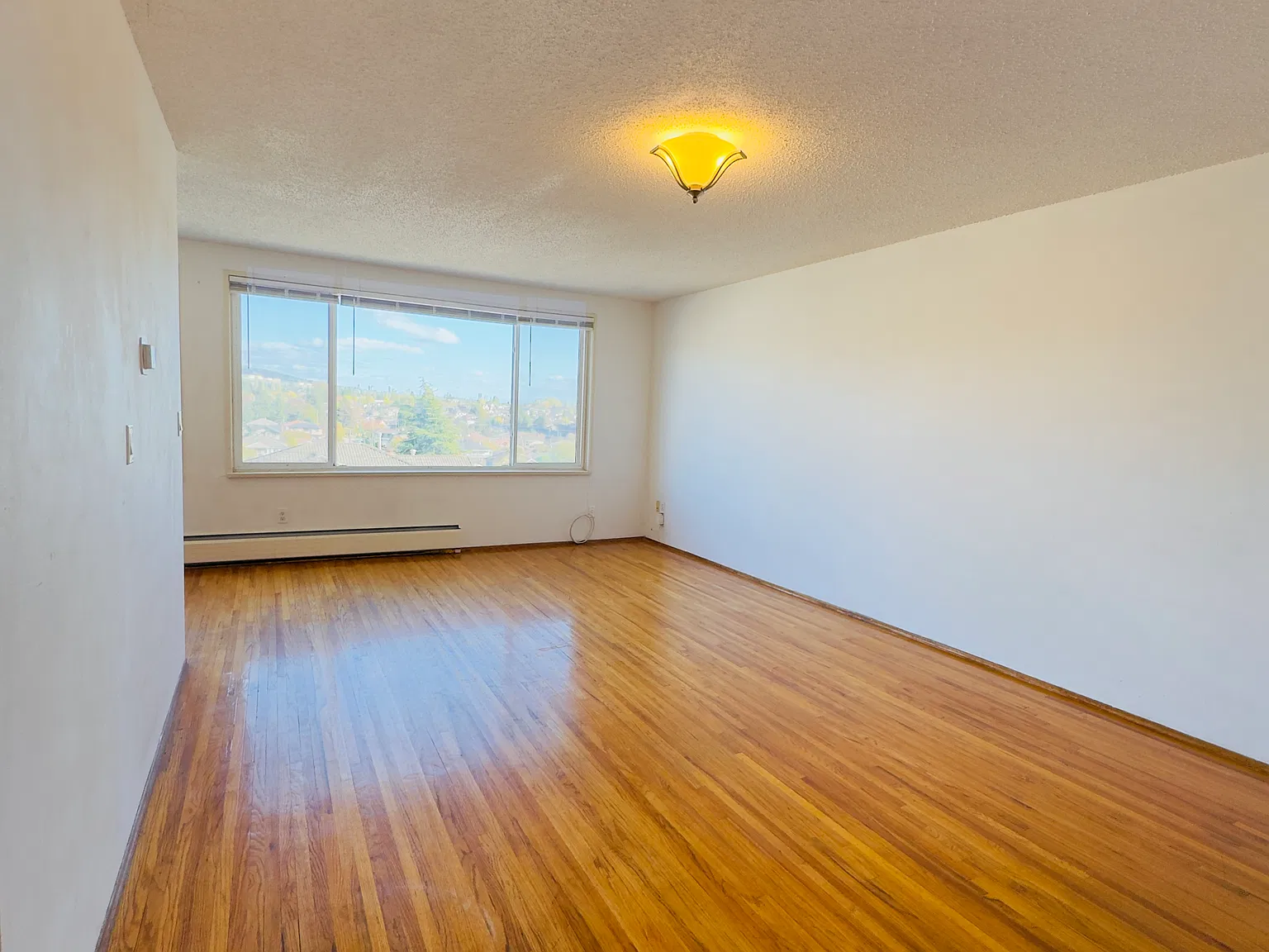 1 bed, 850 sqft, $1,980 — Photo 3