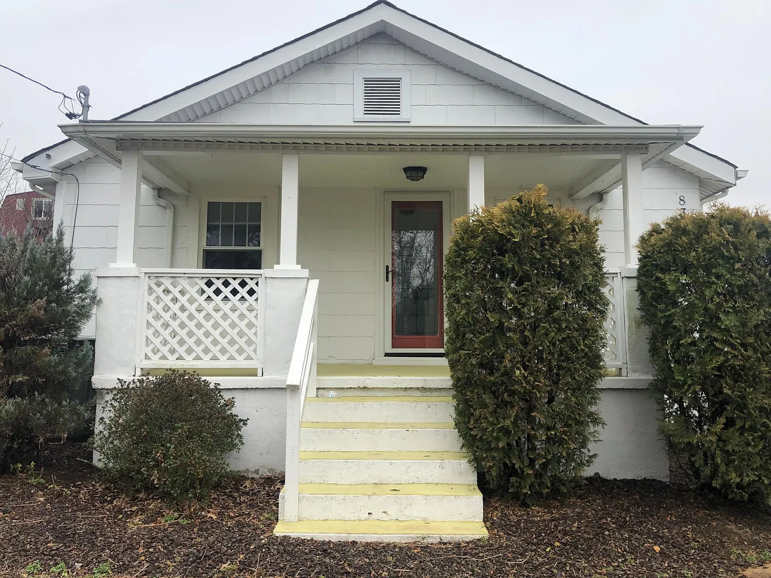 3 bed, 1.5 bath, 2025 sqft, $2,200 — Photo 3
