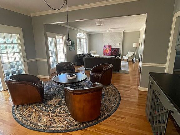 5th image of 208 Gatewood Dr
