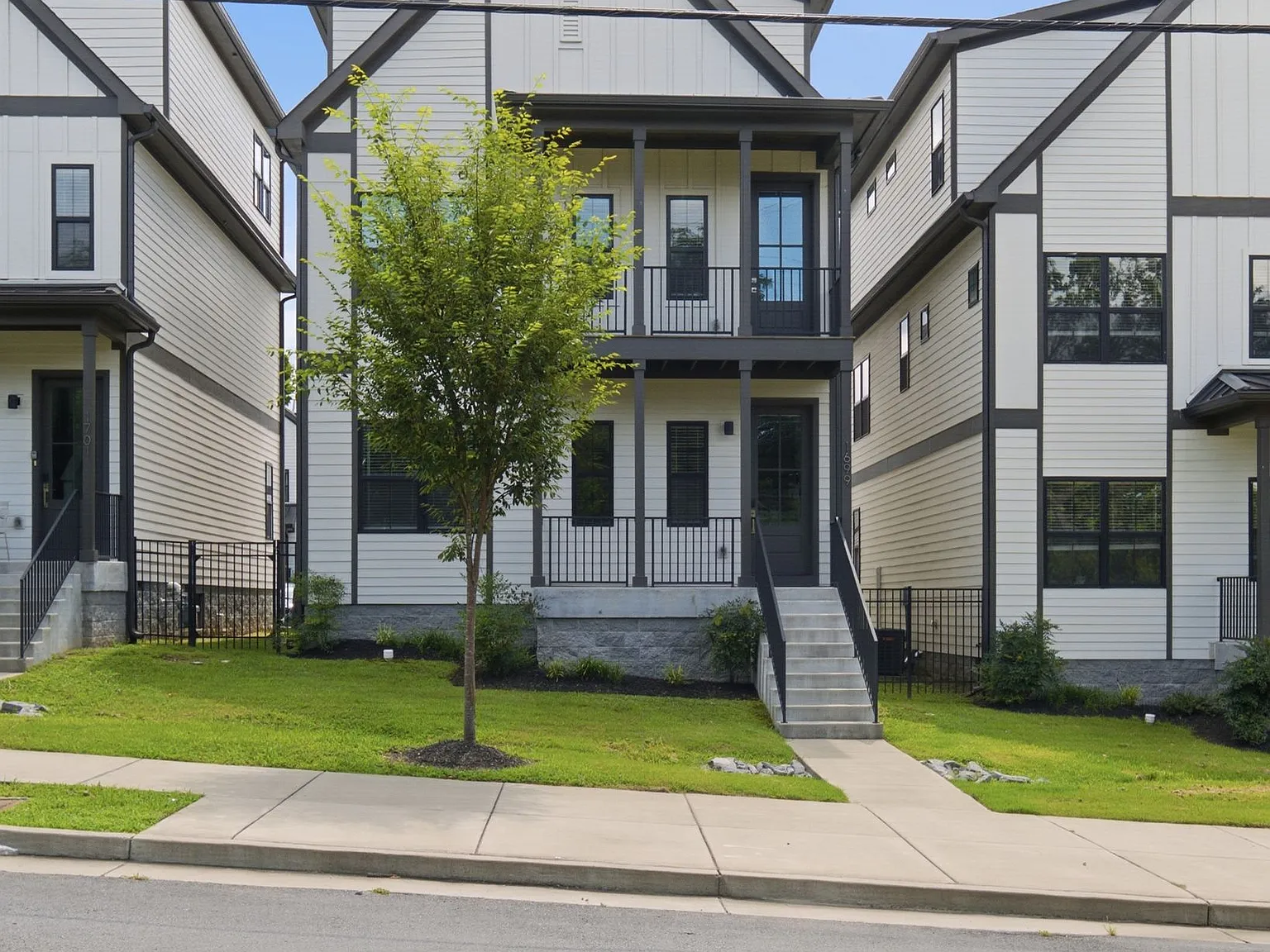 4 bed, 2385 sqft, $3,650 — Photo 1