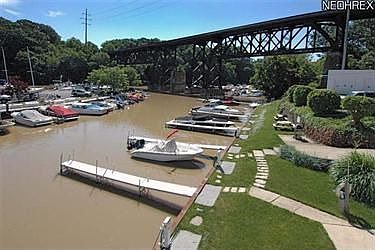 5th image of 429 Riverdale Dr