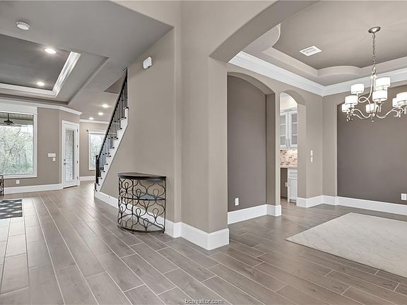 3rd image of 1241 Quarry Oaks Dr