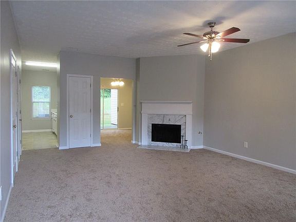 4th image of 904 Tree Creek Blvd
