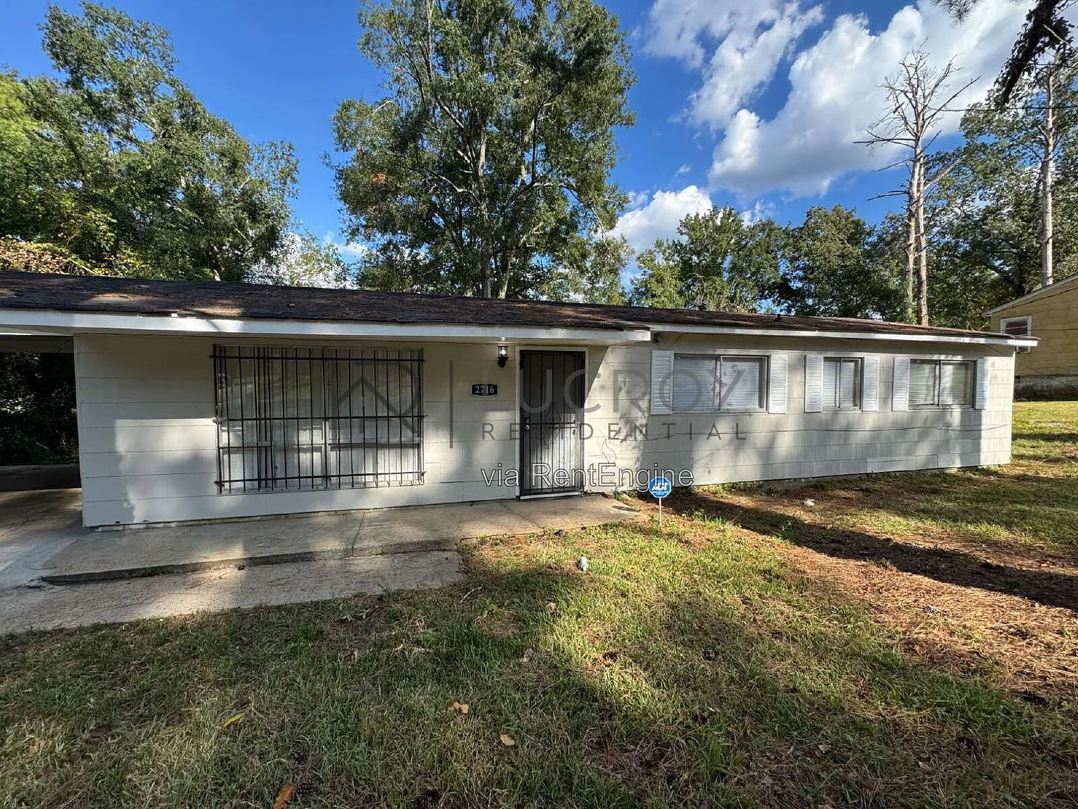 3 bed, 2.0 bath, 1184 sqft, $1,000 — Photo 1