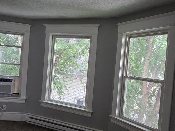 3rd image of 223 Robie St E #2