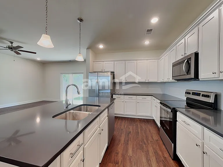 92 Pecan Dr — Photo 4