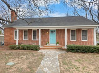 901 N Llano St, Fredericksburg, TX 78624