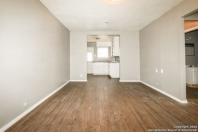 1st image of 243 Prestwick Blvd
