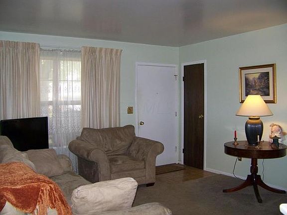 3rd image of 258 Bombay Ave