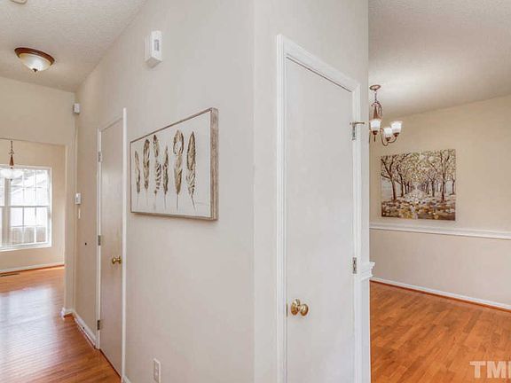 3rd image of 229 Hornholly Way
