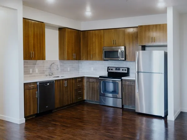 Park Square at Seven Oaks