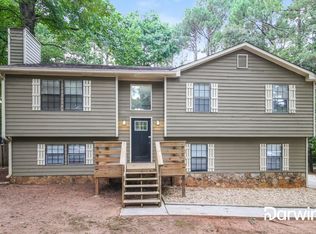 423 Rustic Ridge Cir, Lawrenceville, GA 30043