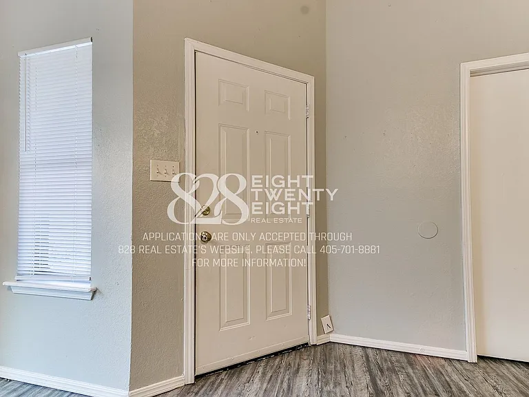4304-4306 Harvard Rd — Photo 6