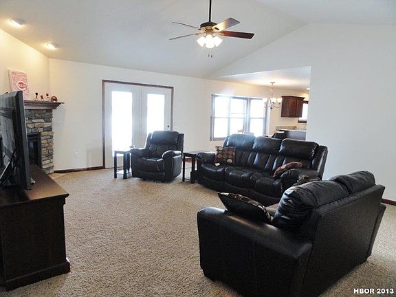4th image of 601 Palm Dr
