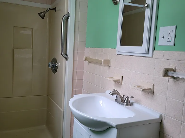 106 Emerson Ave #C — Photo 13