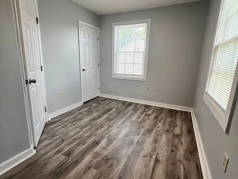 909 Bryan St — Photo 24