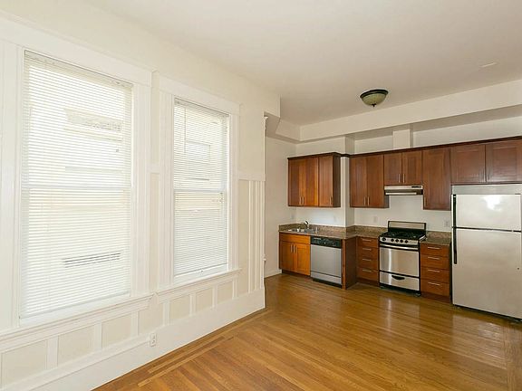 5th image of 1562 Sacramento St #203