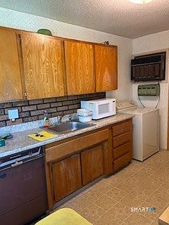 5th image of 124 Sherman Road