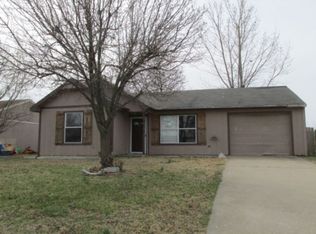 462 Village Ln, Springdale, AR 72764