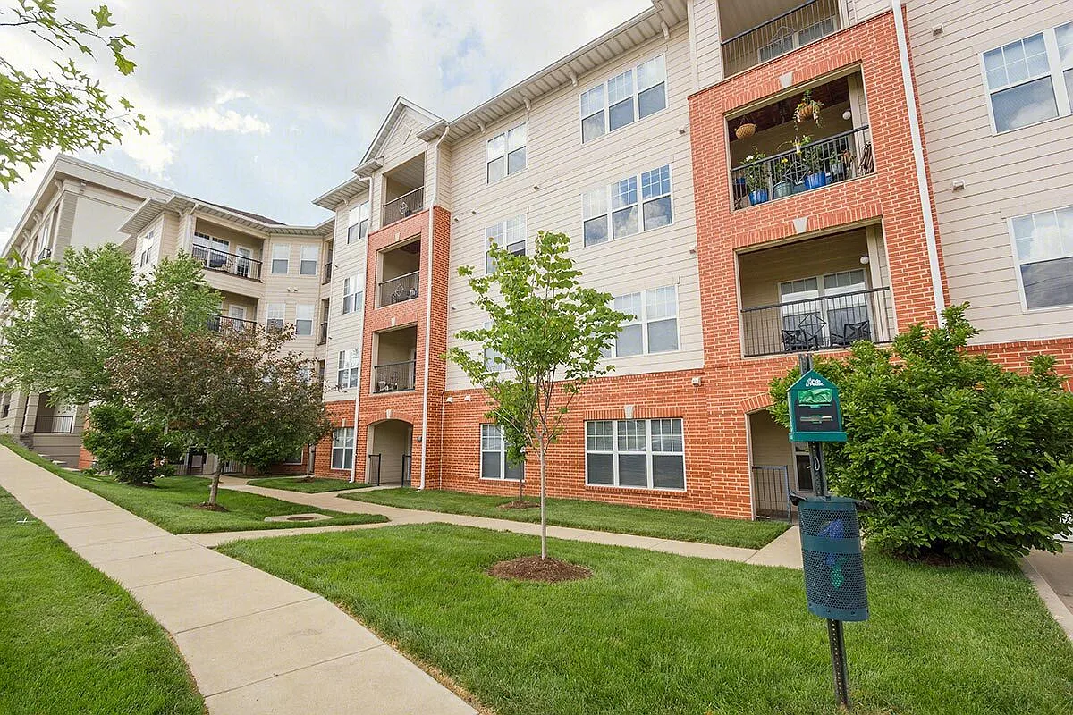 Kirkwood Station Plaza Apartments — Photo 4