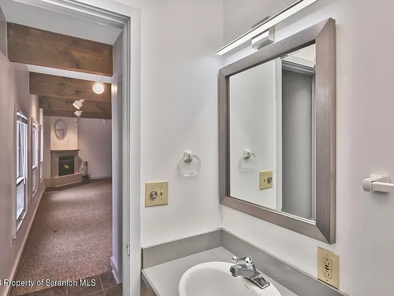 1409 Penn Ave #3 — Photo 28