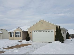2286 Spring Meadow Dr, Neenah, WI 54956