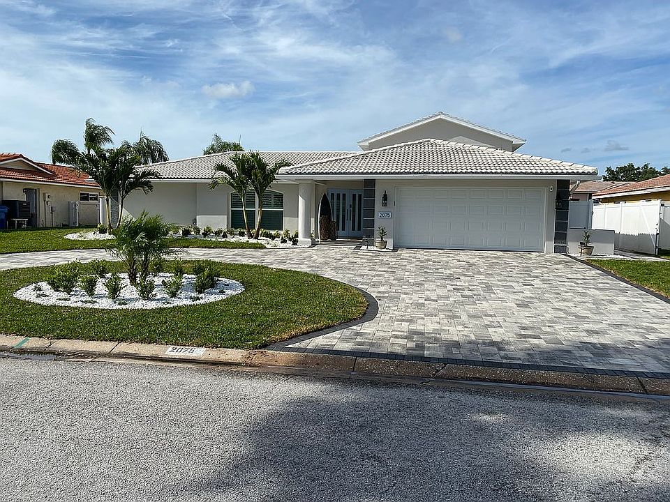 1st image of 2075 Tanglewood Dr NE