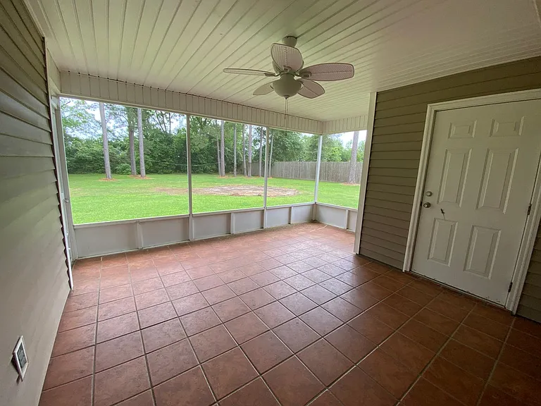 5618 Emily Ln — Photo 14