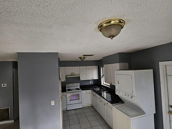 2nd image of 4425 15th Ave S