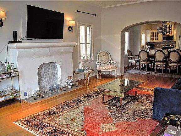 4th image of 352 1/2 N Sierra Bonita Ave #352-1/2
