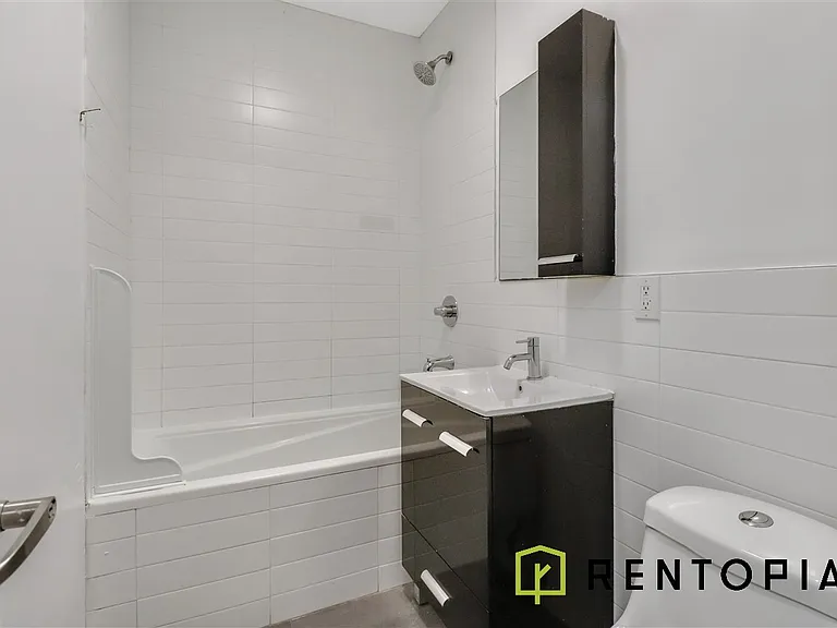 34 Meserole St #1 — Photo 10