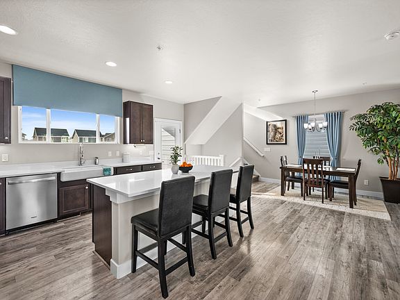 4th image of 857 W Shelton Way