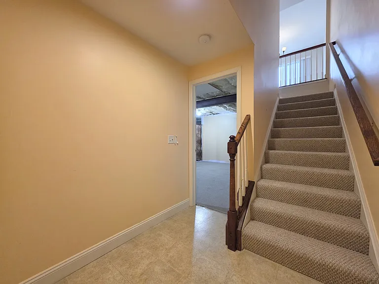 214 Sagamore Hl — Photo 4
