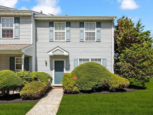 2801 Tall Pnes