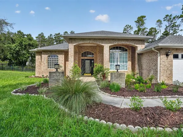 9363 Tooke Shore Dr, Weeki Wachee, FL 34613