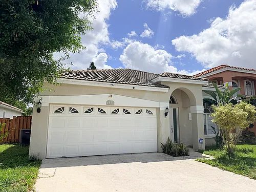 133 Woodlake Cir Photo 1