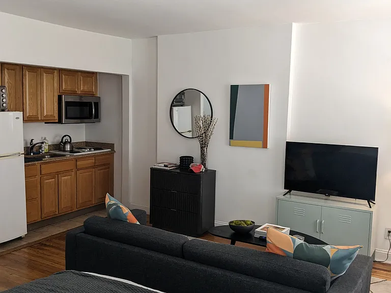 216 E 32nd St #4N — Photo 3