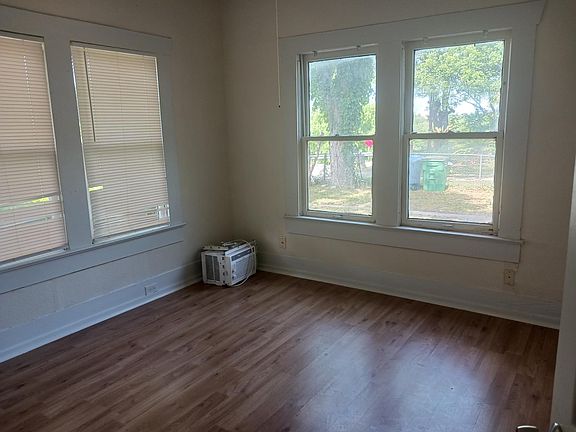 5th image of 318 Lorraine Ave