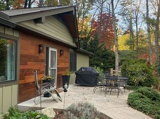 4 Wilderness Cove Rd, Asheville, NC 28804