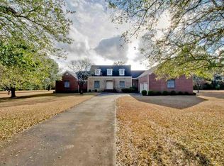 102 Fairington Rd NW, Huntsville, AL 35806